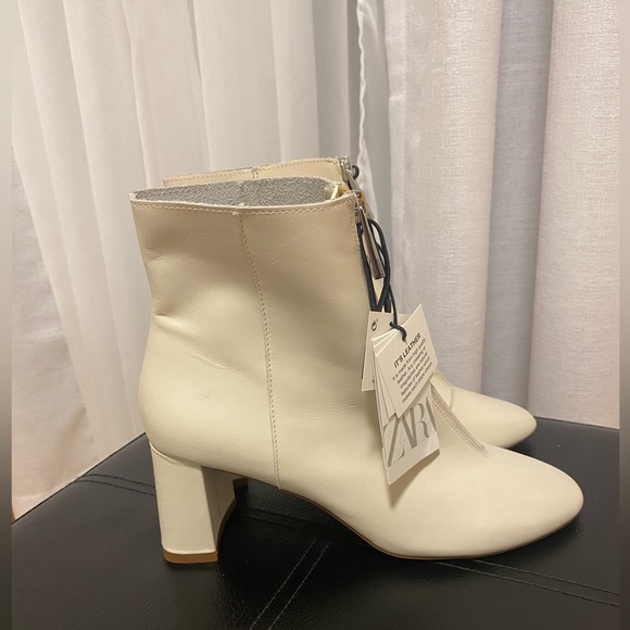 Bought in Paris 2020-brand new, never worn cream booties. - Picture 3 of 4